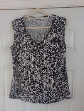 Armand Thiery Sleeveless Vneck Black White Lace Mesh Trim V Line T2 US 8/ MEDIUM